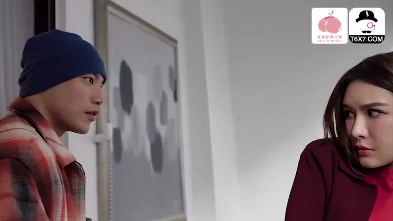 蜜桃影像 PM-096 淫蕩女回家過年 性欲來了怎麽辦 躲不掉也逃不開 能不能跟誰借個屌來幹 艾熙 - AV大平台 - 中文字幕，成人影片，AV，國產，線上看