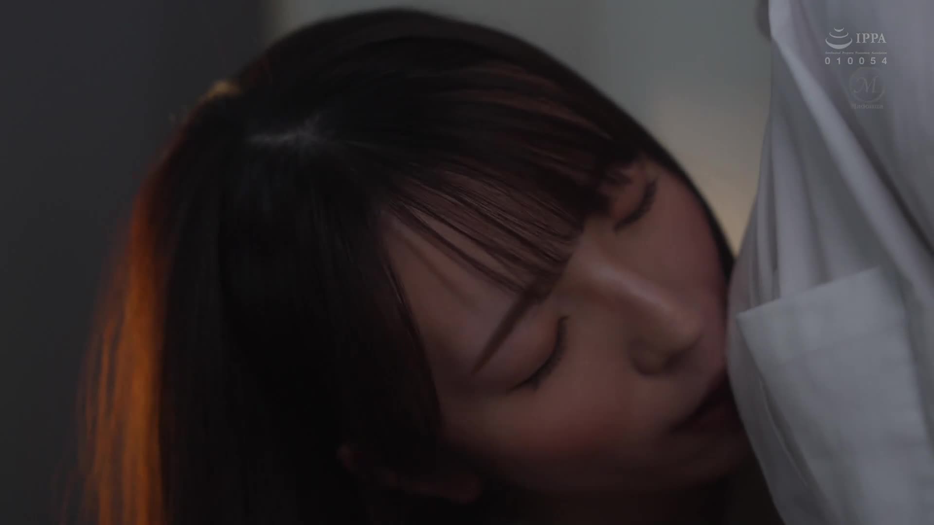 想讓妻子承認愛意，讓她與情趣高強的後輩獨處3小時…通過16次連續中出擊數，我失去了妻子的NTR故事 小花暖 - AV大平台 - 中文字幕，成人影片，AV，國產，線上看