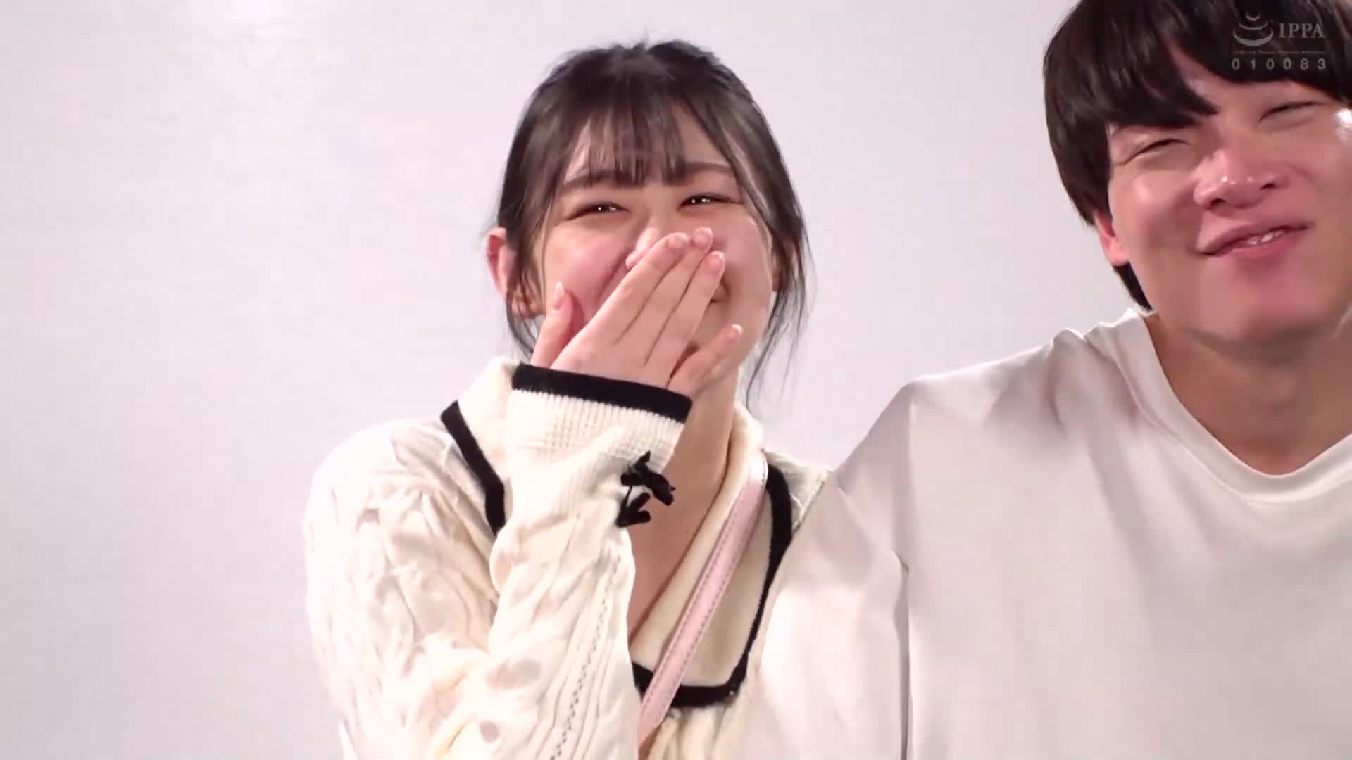 一般男女監控AV 愛愛情侶限定 挑戰影子劇場！緊張刺激的偷情剪影問答！4 女大學生在男友看著的情況下進行大雞巴性愛並內射！ - AV大平台 - 中文字幕，成人影片，AV，國產，線上看