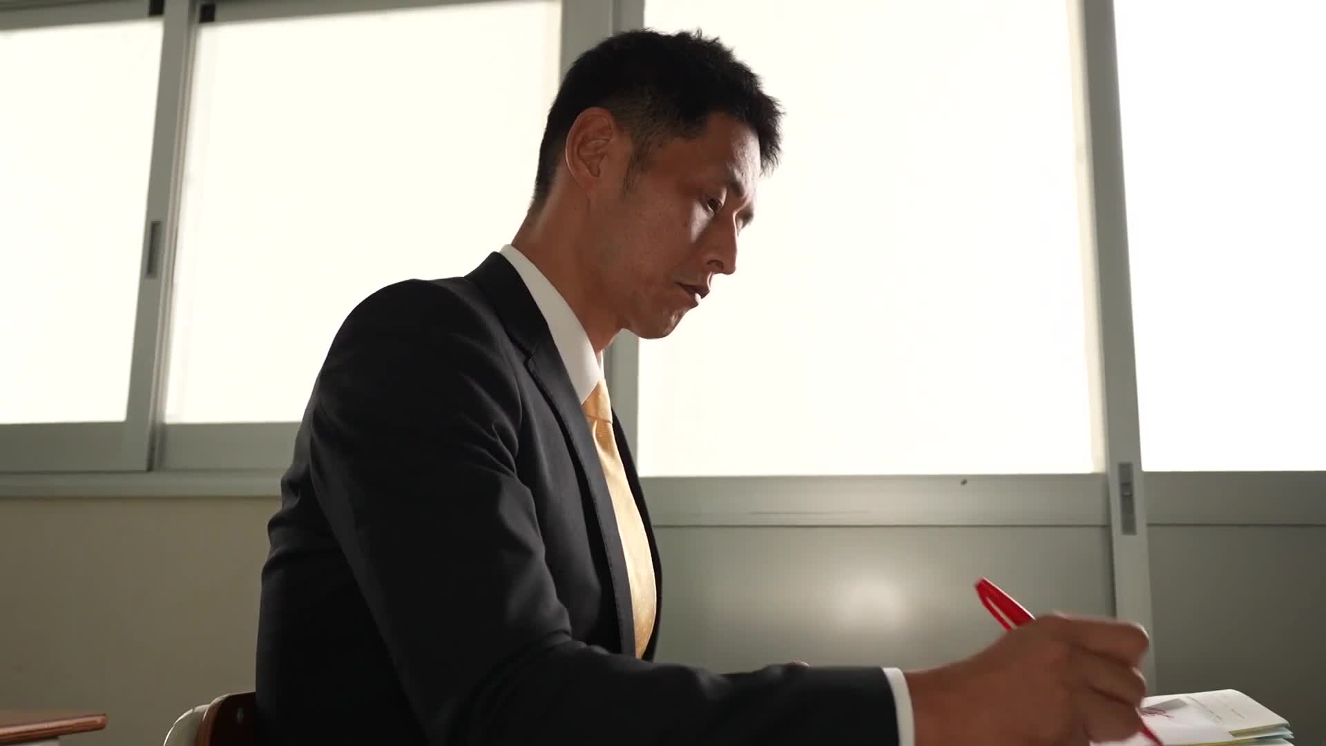 女教師NTR 不良學生將最愛的妻子搶走了。 白石茉莉奈 - AV大平台 - 中文字幕，成人影片，AV，國產，線上看