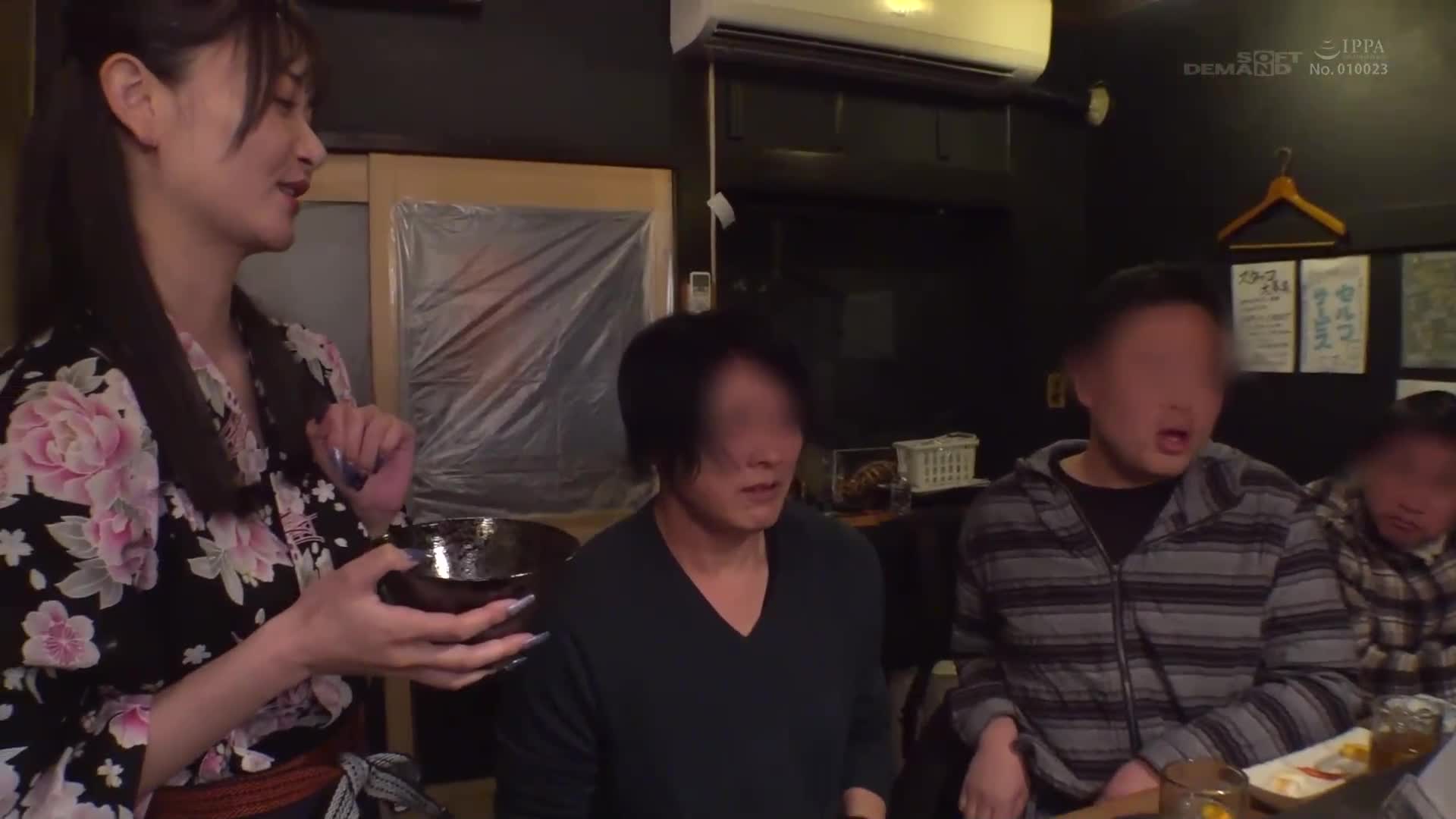 只要1000日圓就能享受超級舔舐……？ ！近距離觀察人氣酒吧Senpero，提供快速、實惠、優質的口交服務！快速口交和神級服務！最棒的連鎖店，可以邊喝酒邊自慰！長隊版 - AV大平台 - 中文字幕，成人影片，AV，國產，線上看