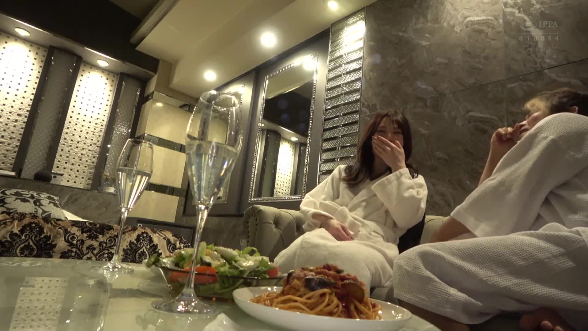 從入住到早晨，在情侶旅館裡不停地做愛，高潮不斷的全部紀錄性愛【無劇本＆無工作人員】 相葉美沙子 - AV大平台 - 中文字幕，成人影片，AV，國產，線上看