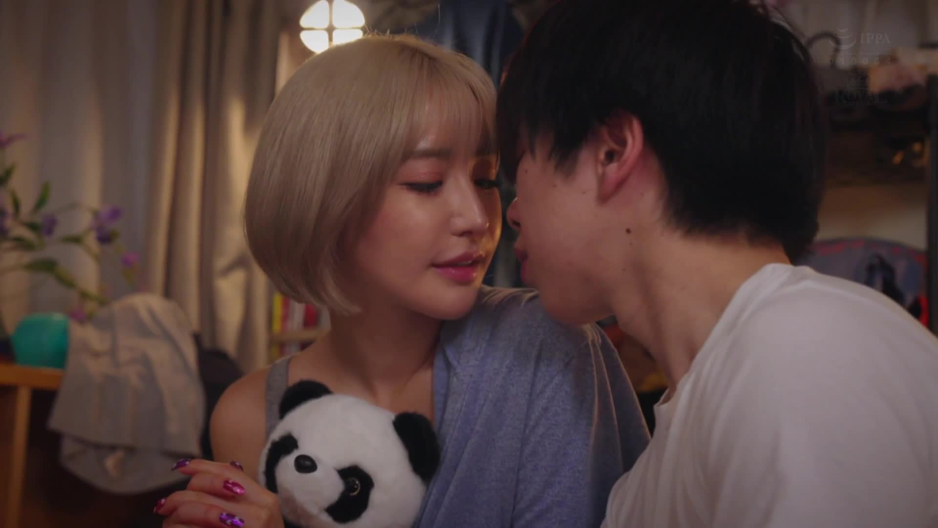 當我回到家時，看到一個陌生的纖瘦巨乳女孩！不知為何她一直留在這裡，並溫柔地誘惑著我... 百永紗里奈 - AV大平台 - 中文字幕，成人影片，AV，國產，線上看