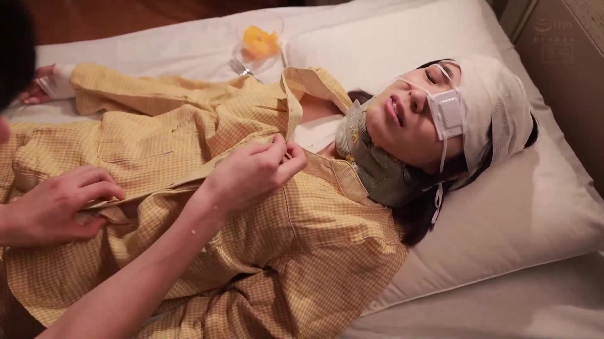 她住院期間的NTR，總是來探望的男友離開後，無法動彈的骨折女友被我不停地用接吻和中出治療，讓她迷戀我的唾液和陽具！！倉本蓳 - AV大平台 - 中文字幕，成人影片，AV，國產，線上看