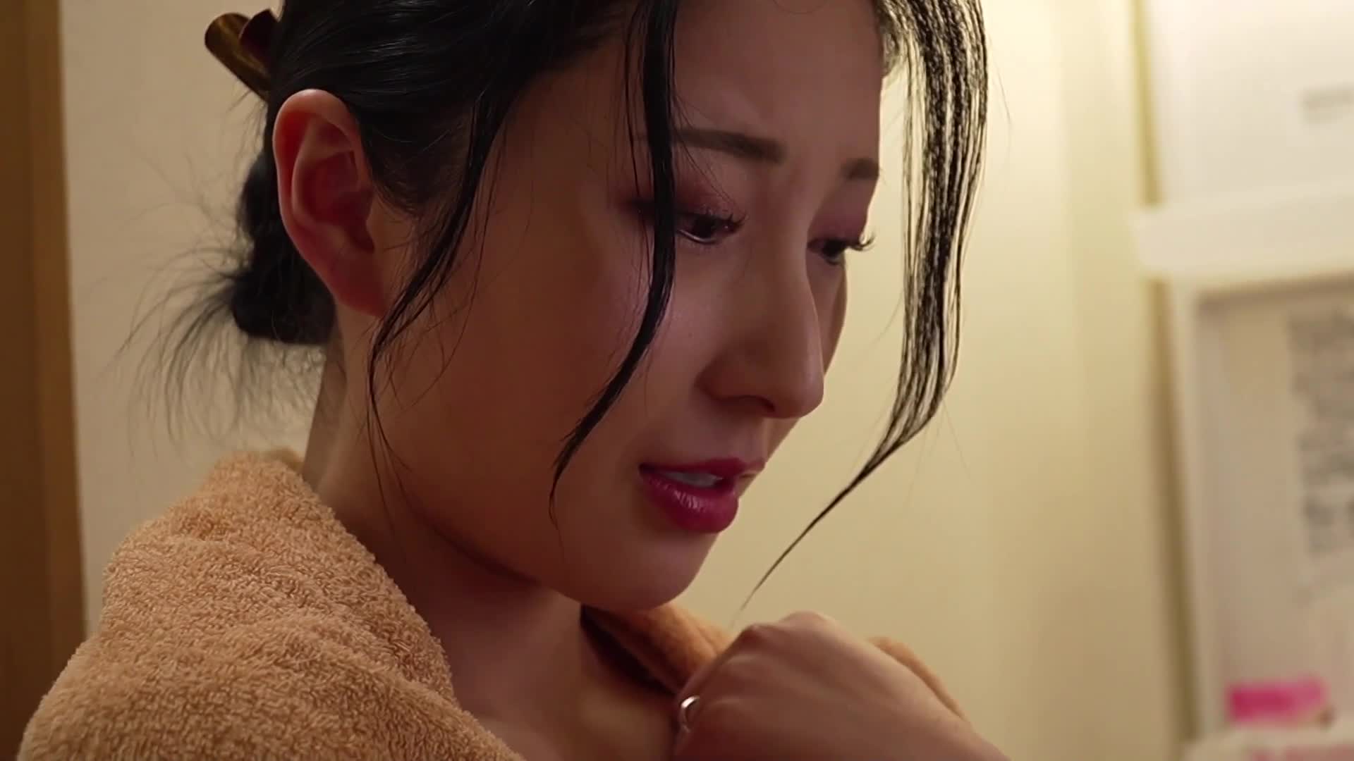 大雞巨屌近親相姦 兒子硬梆梆的陰莖被母親所吸引。北野未奈 - AV大平台 - 中文字幕，成人影片，AV，國產，線上看