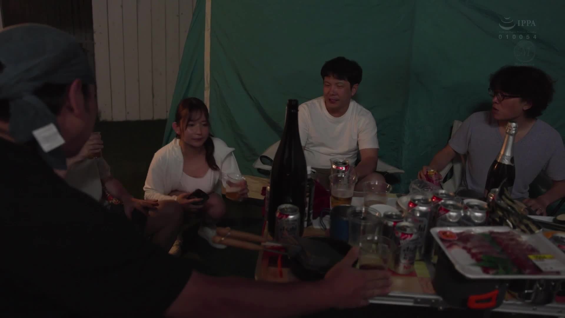 最愛的I罩杯妻子沉溺於中年男人的欲望，真正的NTR故事。鎮上露營NTR，在帳篷裡播放的妻子被搶走的震撼影片。桃園怜奈 - AV大平台 - 中文字幕，成人影片，AV，國產，線上看