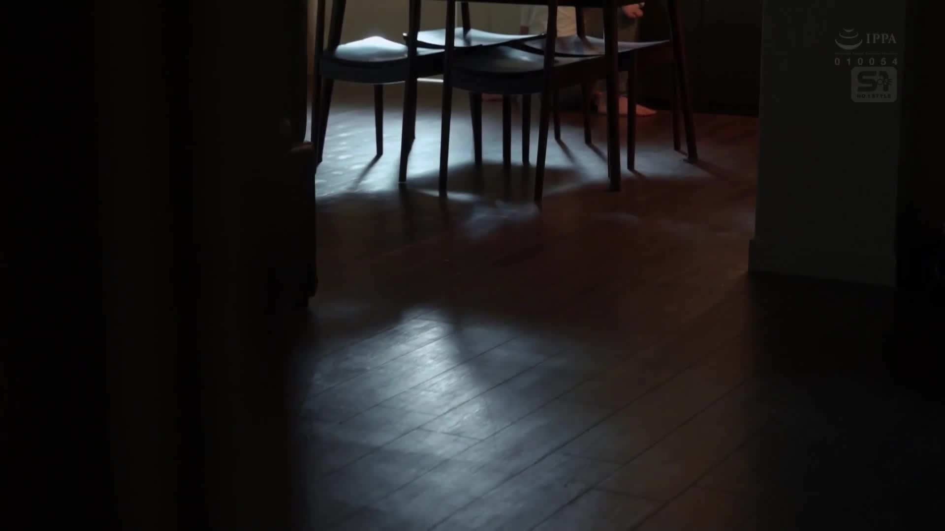 思春期時爆發成長的我的乳房被討厭的繼父揉搓吮吸。雖然覺得噁心到起雞皮疙瘩...為什麼會感到舒服呢... 田野憂 - AV大平台 - 中文字幕，成人影片，AV，國產，線上看