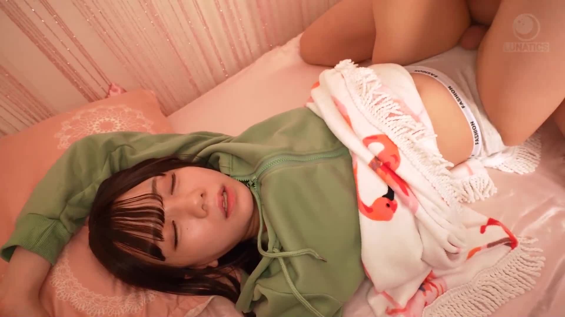 [AI解碼版]小余純美稚嫩姪女白皙肌色無防備裸體誘惑無法忍耐與光滑無毛摩擦不停愈摩甜蜜汁液黏附掙扎之中魚蛋插入無力滑入！未成熟陰道過於緊窄多次內射早洩射爆。日向由奈 - AV大平台 - 中文字幕，成人影片，AV，國產，線上看