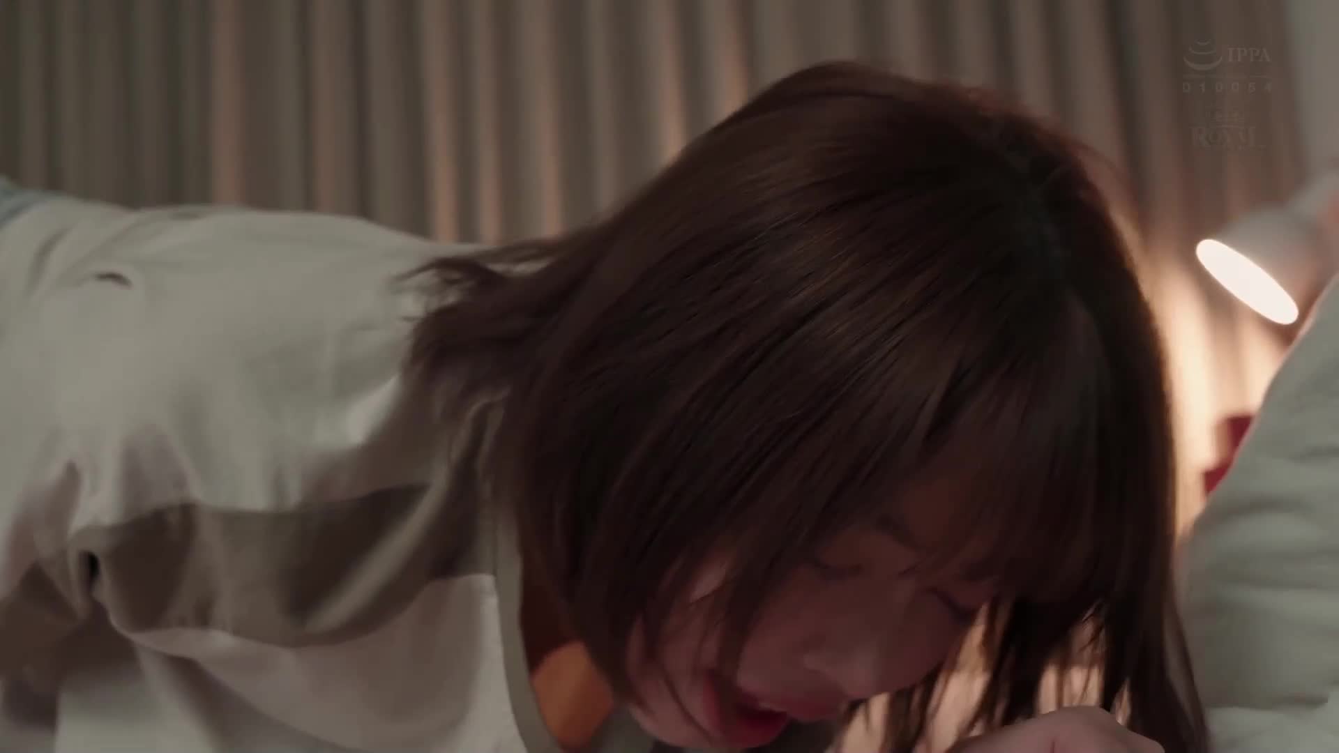 絕對尿失禁領域。被同學灌輸媚藥，總是不停地尿失禁，大腿濕透，最終墮落成為優等生。小栗操 - AV大平台 - 中文字幕，成人影片，AV，國產，線上看