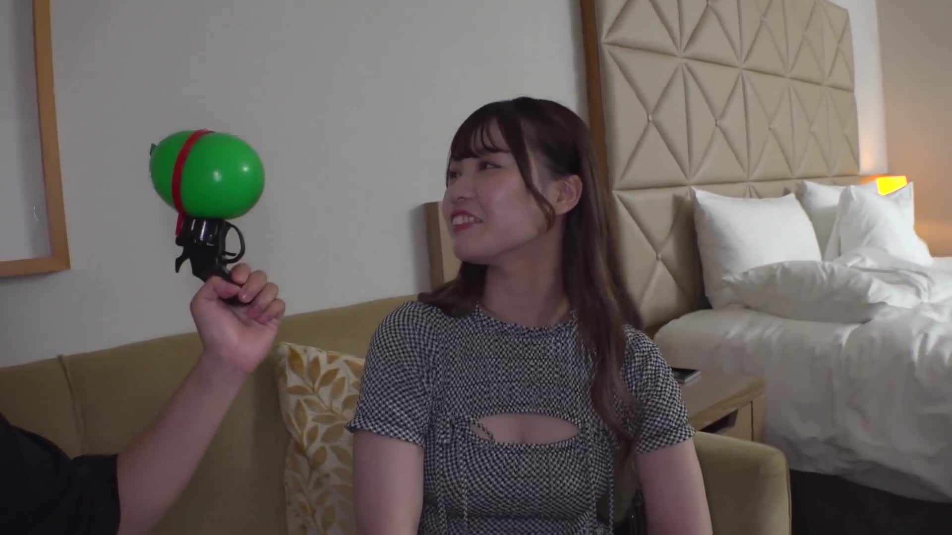 巨乳美容系美女的夜晚活動是什麼？看看她的盡心服務精神！真的很容易上手，首次拍攝。2252 - AV大平台 - 中文字幕，成人影片，AV，國產，線上看