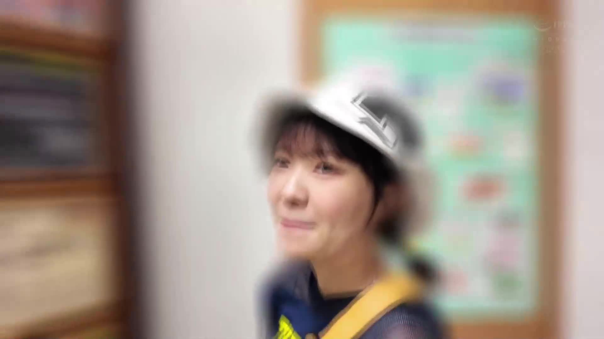 150cm身高的她雖然看起來可愛，但一脫下衣服就展現出驚人的差異，擁有水晶般透明的胸部和身材！這位史上最美白、最迷你巨乳身材的T●KT●K網紅，正以她的新人之姿引起轟動。香川杏子 - AV大平台 - 中文字幕，成人影片，AV，國產，線上看