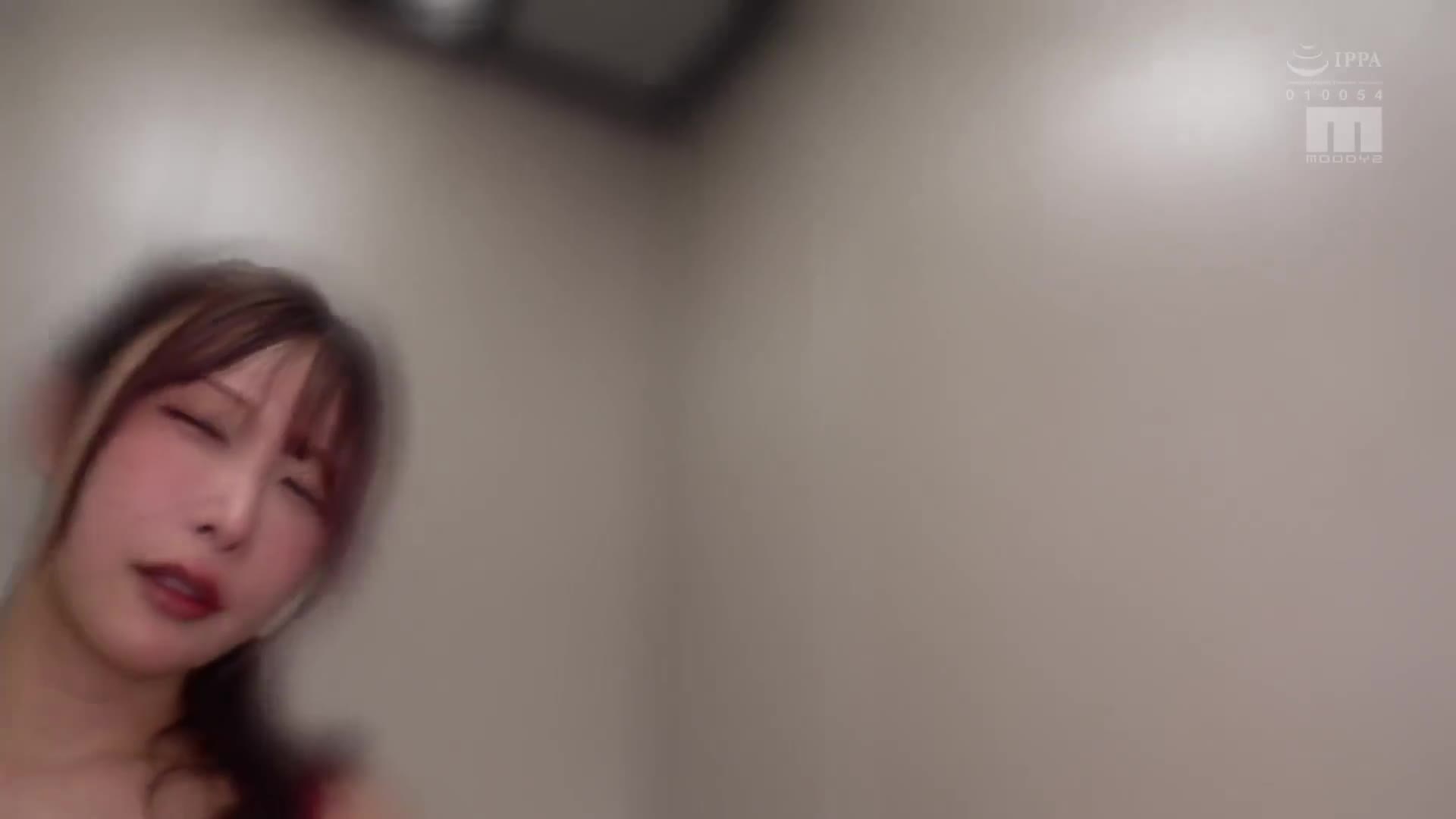 「雲波尼公司主辦！AV出道四周年紀念！突擊拜訪粉絲家中 服務性技巧，忍耐不住就生中出SEX 素人粉絲感謝祭 雲波尼」 - AV大平台 - 中文字幕，成人影片，AV，國產，線上看