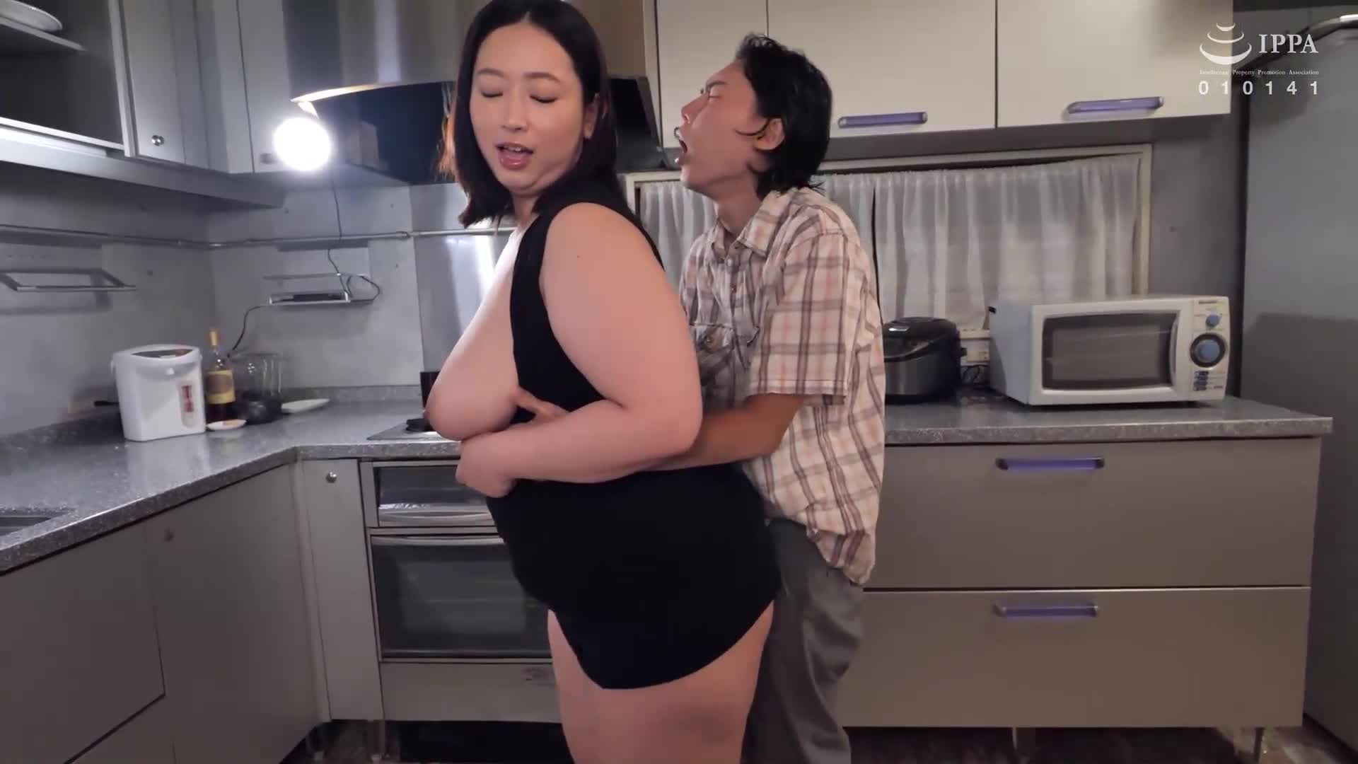 [AI解碼版]「盯得太過火了！那麼在意我的胸部嗎？」巨乳阿姨誘惑我耳語密切接觸性愛 藤澤麗央 - AV大平台 - 中文字幕，成人影片，AV，國產，線上看