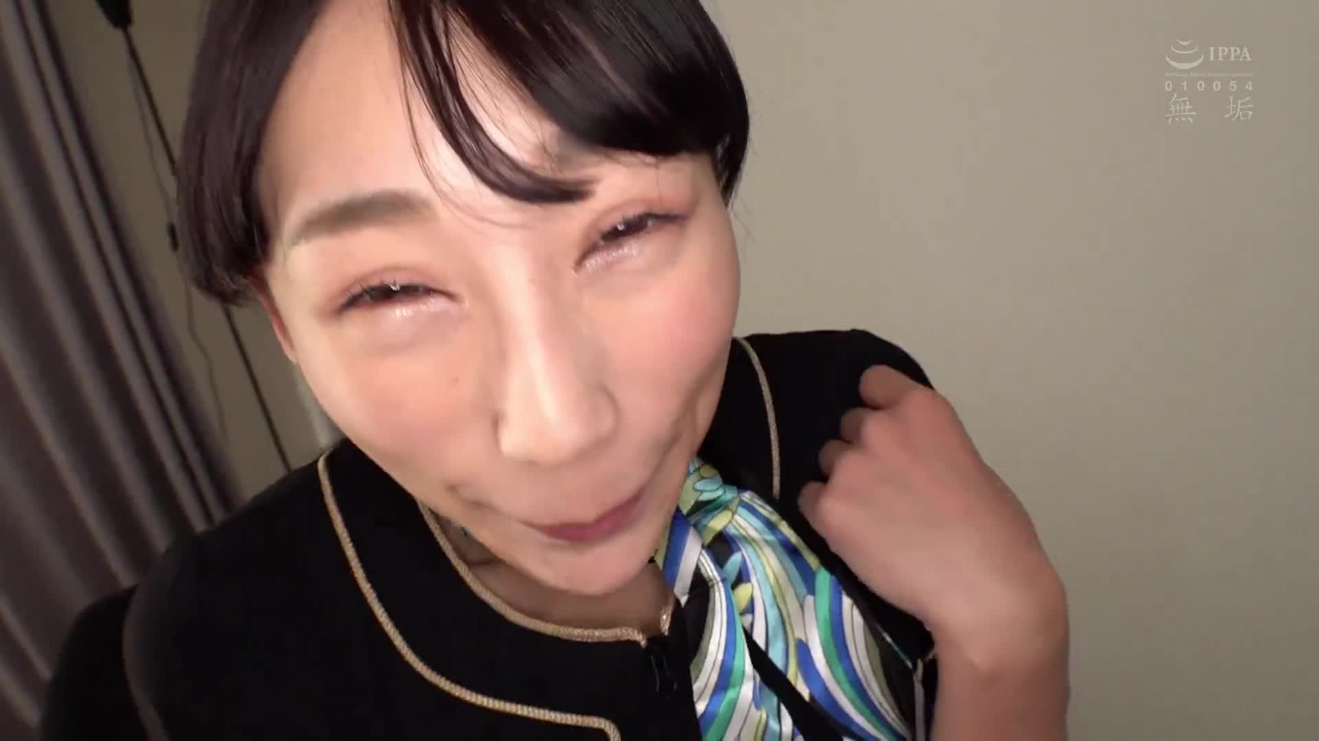職業制服。想要和工作穿著制服的女孩發生性關係。在美容診所工作的巨乳美人和變態性愛 白濱果步 - AV大平台 - 中文字幕，成人影片，AV，國產，線上看