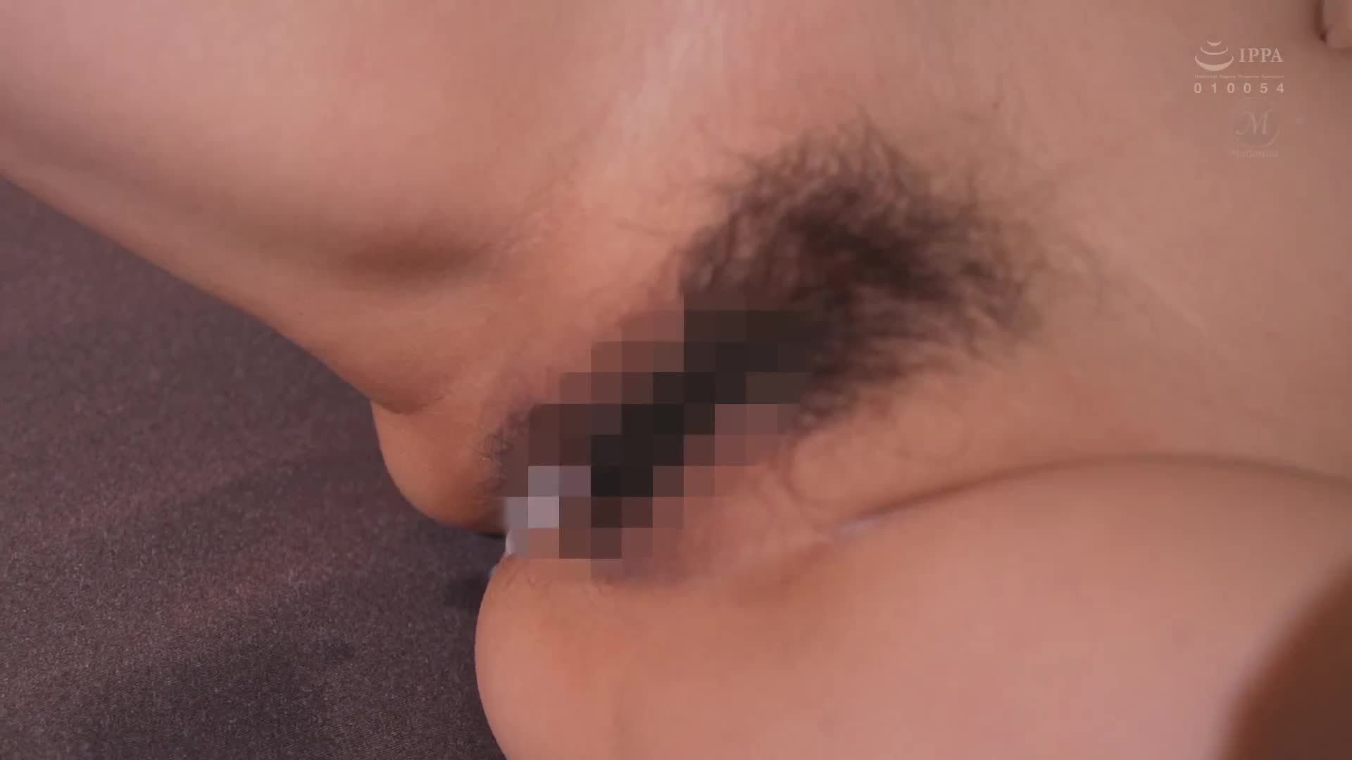 「你可以說任何事情嗎…？」我們兩兄弟被一名汗流浹背的家庭女僕挖空心思擠取精液。椎名由奈 - AV大平台 - 中文字幕，成人影片，AV，國產，線上看